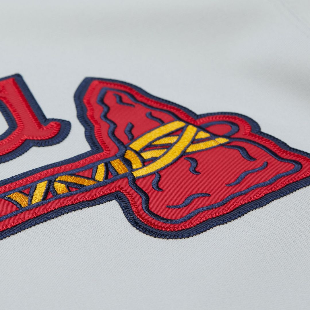 Atlanta Braves Chipper Jones 1995 Throwback Authentic Jersey — Gray