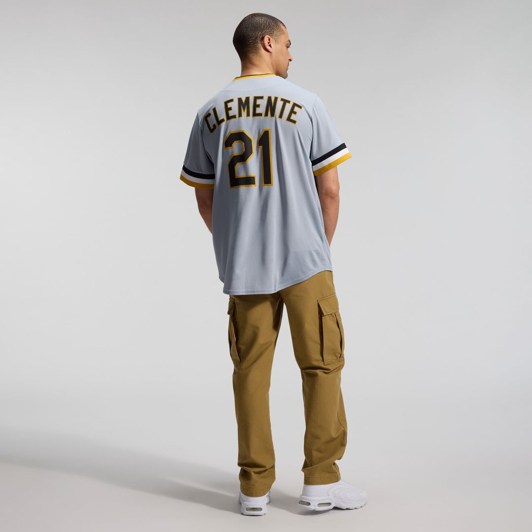 Pittsburgh Pirates Roberto Clemente Throwback Cooperstown Limited Jersey — Gray