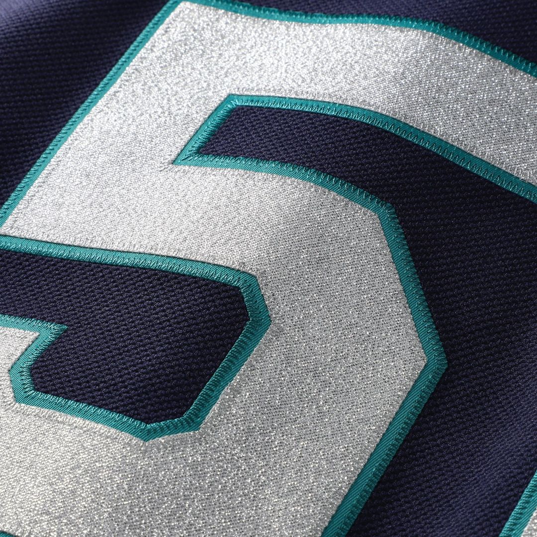 Seattle Mariners Ichiro Suzuki 2006 Cooperstown Mesh Batting Practice Button-Up Jersey — Navy